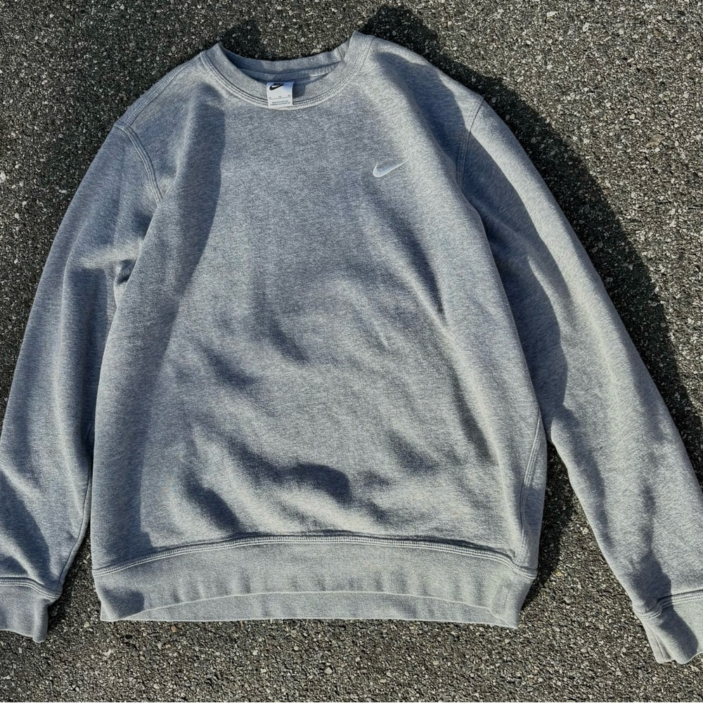 Grey nike crewneck